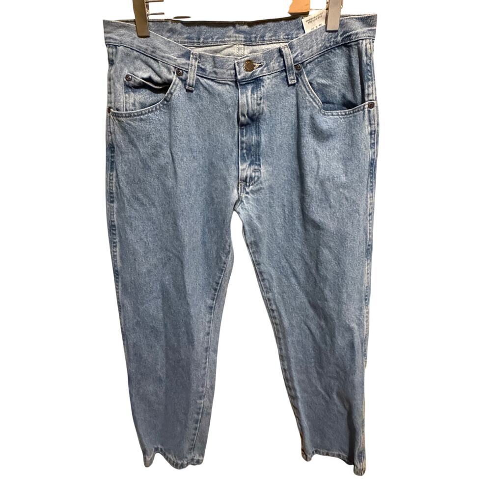 Wrangler Rugged Wear Light Wash Classic Fit Denim Men's Blue Jeans Size 36 x 30